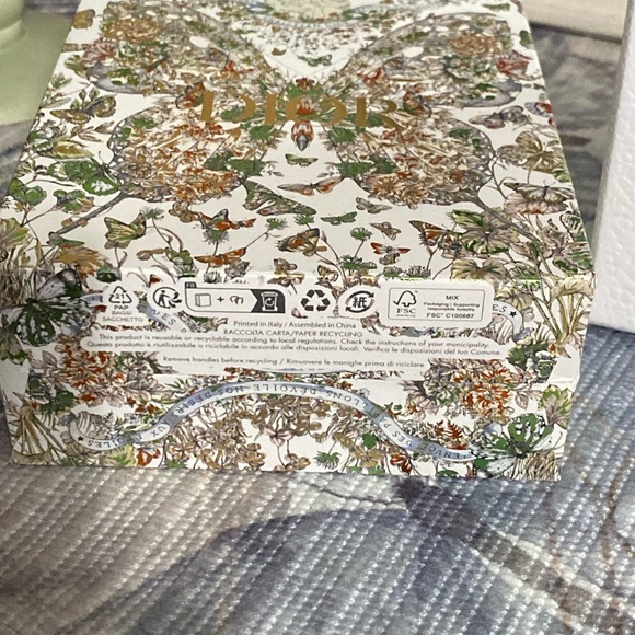 Dior Butterfly Gift Bag with Box - Picture 7 of 15